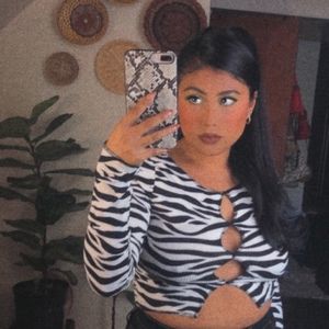 Meet your Posher, Evelia